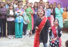 सीडीआरआई में मंचित नुक्कड़ नाटक अपराजिता ने महिलाओं के प्रति रवैये को दिखाया