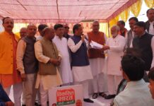 श्रमिक संगोष्ठी में डॉ. दिनेश शर्मा ने गिनाई मोदी सरकार की उपलब्धियां
