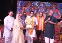 ऐशबाग रामलीला मैदान में चैती महोत्सव में विधायक पंकज सिंह ने की शिरकत