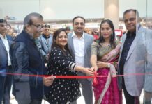 नवाबों के शहर में लाइमलाइट डायमंड्स के स्टोर की ग्रैंड लांचिंग