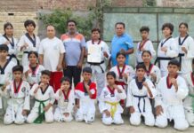 पेड़ लगाने की शपथ के साथ ताइक्वांडो समर कैम्प का हुआ समापन