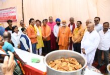 सामाजिक सौहार्द एवं वृक्षारोपण के संदेश के साथ हुआ पत्रकार एसोसिएशन का भण्डारा