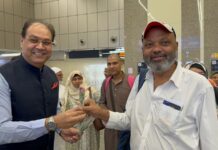 हज से लौटे हज यात्रियों का मोहसिन रज़ा ने लखनऊ एयरपोर्ट पर किया स्वागत