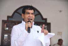 शशि थरूर के ट्वीट पर मंत्री एके शर्मा का पलटवार