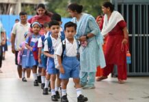 ग्रीष्मावकाश के बाद खुले सीएमएस के कैम्पस, छात्रों व अभिभावकों में छाई खुशी की लहर