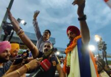 पंजाब किंग्स ने टी20 विश्व कप स्टार अर्शदीप सिंह का चंडीगढ़ एयरपोर्ट पर किया भव्य स्वागत