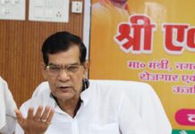 सिद्धार्थनगर में विकास कार्य पूरी गुणवत्ता के साथ समय से पूरा कराने के निर्देश