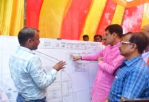 मंत्री एके शर्मा ने मऊ के परदहा कॉटन मिल में निर्माणाधीन औधोगिक पार्क का किया निरीक्षण