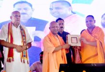 गरजे सीएम योगी : वोट बैंक नहीं हैं बांग्लादेश के हिन्दू, इसलिए यहां की पार्टियों के मुंह सिले हुए हैं