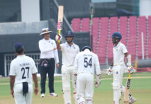 Ranji Trophy Day 3 : मुकेश कुमार के आगे यूपी के बल्लेबाज नहीं चले