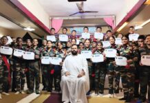 सामाजिक व धार्मिक कार्यों में योगदान देने वाले कर्मवीरों का सम्मान