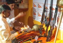 पूजन तक सीमित न रखें शस्त्र, जरूरत पर चलाने में भी बनें पारंगत
