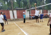 पर्सनल वारियर्स और कामर्शियल चैलेंजर्स खिताबी होड़ में