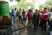 लखनऊ के बालूअड्डा और विकासखंड में डेंगू पीड़ितों से मिल जाना हाल-चाल
