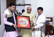 महाकुंभ 2025 : गुजरात में रोड शो के साथ दिग्गजों को किया आमंत्रित