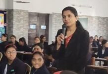 बालिकाओं को पीसीओडी एवं स्वास्थ्य स्वच्छता के प्रति किया जागरूक