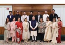 पीएम मोदी से मुलाकात, कपूर खानदान ने इस खास आयोजन के लिए इनवाइट किया