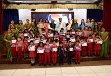 एसकेडी एकेडमी में वार्षिक रिपोर्ट कार्ड वितरण समारोह आयोजित