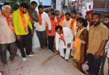 अंबेडकर जयंती की पूर्व संध्या पर विधायक ओपी श्रीवास्तव ने दी श्रद्धांजलि