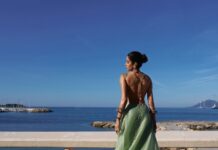 рдЬрд╛рд╣реНрдирд╡реА рдХрдкреВрд░ рдХрд╛рдиреНрд╕ рдореЗрдВ рдЫрд╛рдИрдВ : рдмреИрдХрд▓реЗрд╕ рдЧрд╛рдЙрди рдореЗрдВ рджрд┐рдЦрд╛ рджрд┐рд▓рдХрд╢ рдЕрдВрджрд╛рдЬ