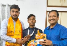 खेलो इंडिया : लकी सिंह गौतम को भाजपा नेता नीरज सिंह ने दी बधाई