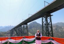 पीएम मोदी ने किया चिनाब रेलवे ब्रिज और अंजी ब्रिज का उद्घाटन, कटरा-श्रीनगर वंदे भारत एक्सप्रेस को दिखाई हरी झंडी