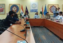 पुलिस महानिदेशक (फायर) आदित्य मिश्रा का लैंड पोर्ट रुपईडीहा में हुआ सम्मान