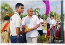 योग दिवस पर सम्मानित हुए 67 यूपी बटालियन के कैडेट शिवांग त्रिगुनायात