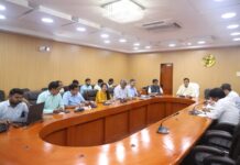 बाढ़ प्रभावित क्षेत्रों में राहत कार्यों की समीक्षा, मंत्री एके शर्मा ने दिए सख्त निर्देश