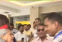 ‘इन्हें थेरपी की जरूरत है’- जया बच्चन के गुस्से पर लोगों ने किए तीखे कमेंट्स