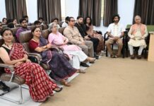 लखनऊ की तहज़ीब, नवाबी विरासत और परतदार पहचान पर गहन विमर्श