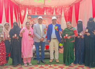 मशाल प्रज्वलन के साथ डा. रिज़वी मेमोरियल स्कूल की खेलकूद प्रतियोगिता शुरू