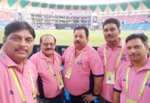 लखनऊ के एसपी सिंह और कानपुर के एपी सिंह ऑफिशियल स्कोरर