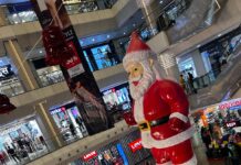 लखनऊ वासियों के लिए क्रिसमस का आकर्षण, 30 फीट ऊँचा सांता क्लॉज