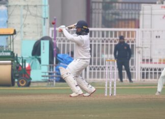 फॉलोऑन के बाद भी यूपी की हालत खराब, झारखंड जीत की दहलीज पर