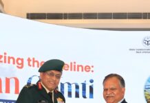 लेफ्टिनेंट जनरल अनिंद्य सेनगुप्ता, मध्य कमान के जीओसी-इन-सी ने गोमती नदी के पुनर्जीवन पर आयोजित रणनीतिक सम्मेलन को संबोधित किया