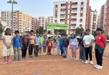 प्ले एन फ़िट टेनिस कोर्ट पर रंगोत्सव