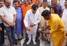 गोमतीनगर को बड़ी सौगात: पीएनबी मोड़ से रेलवे स्टेशन होते हुए शहीद पथ मार्ग तक डबल डिवाइडर रोड के विशेष मरम्मत कार्य का विधायक ओ.पी. श्रीवास्तव ने किया शुभारंभ, हजारों यात्रियों को मिलेगा लाभ