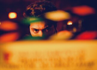 अली अब्बास जफर की नई एक्शन-रोमांस फिल्म में अहान पांडे का इंटेंस लुक