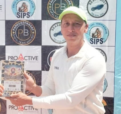 Man of the Match Rashid (Mashkganj Cricket Club)