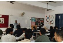 अम्बेडकर जयंती पर व्याख्यान व क्विज, छात्रों को बांटी गई संविधान की प्रतियां