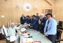 राज्यपाल आनंदीबेन पटेल ने यूपी में रोइंग की प्रगति को सराहा, ‘अस्मिता’ पहल और मिशन एशियन गेम्स पर हुई अहम चर्चा