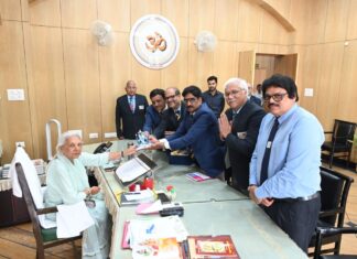 राज्यपाल आनंदीबेन पटेल ने यूपी में रोइंग की प्रगति को सराहा, ‘अस्मिता’ पहल और मिशन एशियन गेम्स पर हुई अहम चर्चा