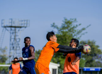 राजस्थान यूनाइटेड एफसी और स्रीनिदी डेक्कन एफसी के बीच चैंपियनशिपचरण का पहला मुकाबला