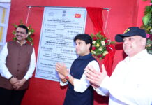 अब समय है, हम फिर से कुछ अधिक मानवीय और सच्चे संवाद की ओर लौटे