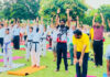 स्मृति विहार पार्क में योगोत्सव, खिलाड़ियों ने अपनाई स्वस्थ जीवनशैली की राह