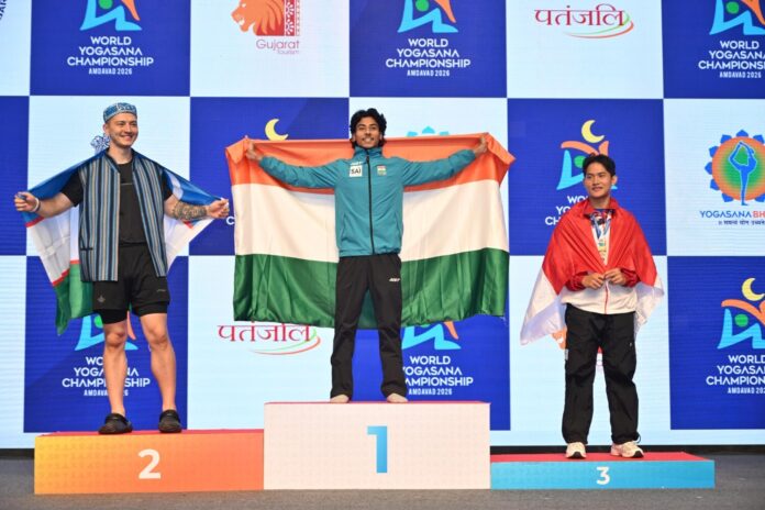 Twisting_body_individual_-_Gold_-Subhajit_Karmarkar_India_45.42_-_Silver_-_AlanUzbekistan_39.73_-_Bronze_-_Arkan_RiyantoIndonesia38.09.