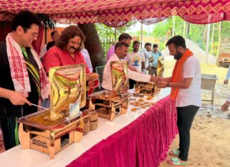 पांचवें बड़े मंगल पर खेल विभाग के भंडारे में श्रद्धालुओं ने ग्रहण किया प्रसाद