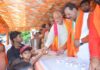 छठे बड़े मंगल पर इंदिरा नगर बना आस्था का केंद्र, विधायक ओ.पी. श्रीवास्तव के सौजन्य से विशाल भंडारे में उमड़ा जनसैलाब