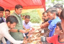 107 वर्ष पुराने शिव-हनुमान मंदिर में हुआ सुंदरकांड पाठ, साथ में भंडारा भी